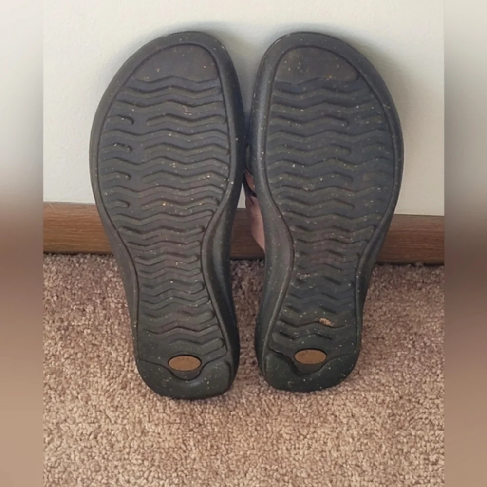 UGG Women's Furry Sherpa Lined Flip Flops Sandals Size 9 UGG 1629